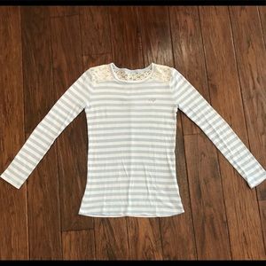Girl’s long sleeve shirt with lace detail
